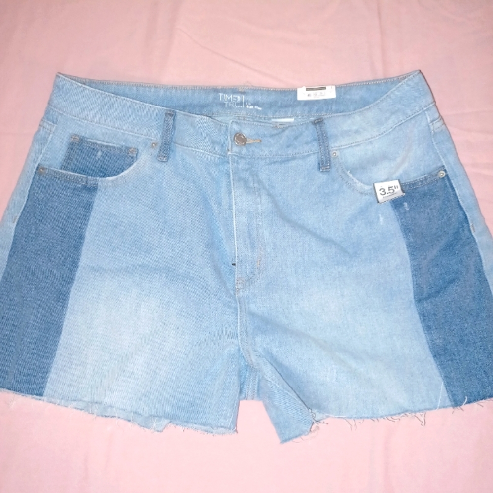 Womens denim shorts NWT Sz 16